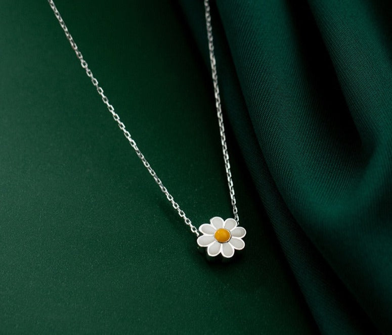 Daisy Pure Silver Necklace