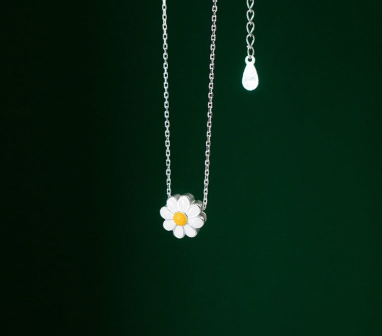 Daisy Pure Silver Necklace